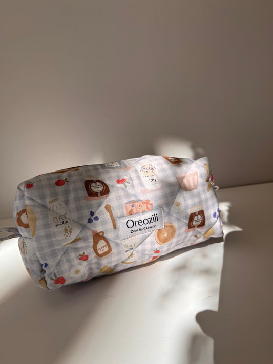 Boxy travel pouch-breakfast at Tiffanys