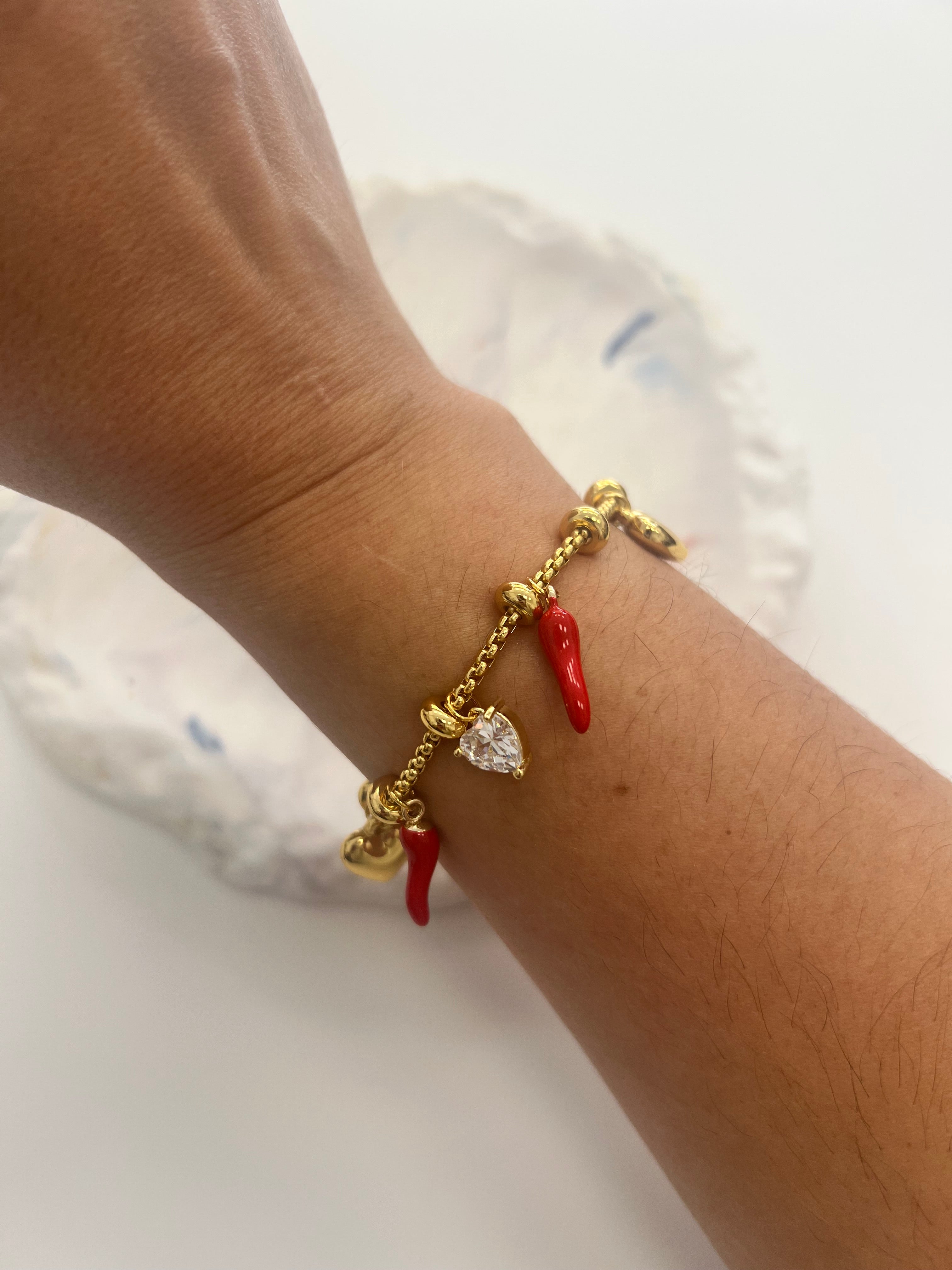 Chilly heart bracelet