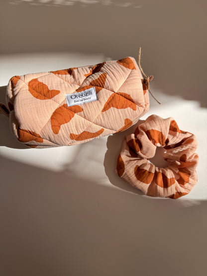 Boxy travel pouch-croissant