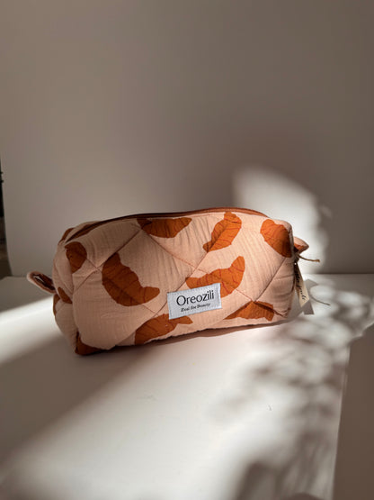 Boxy travel pouch-croissant