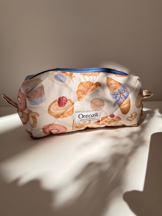 Boxy travel pouch-patisserie